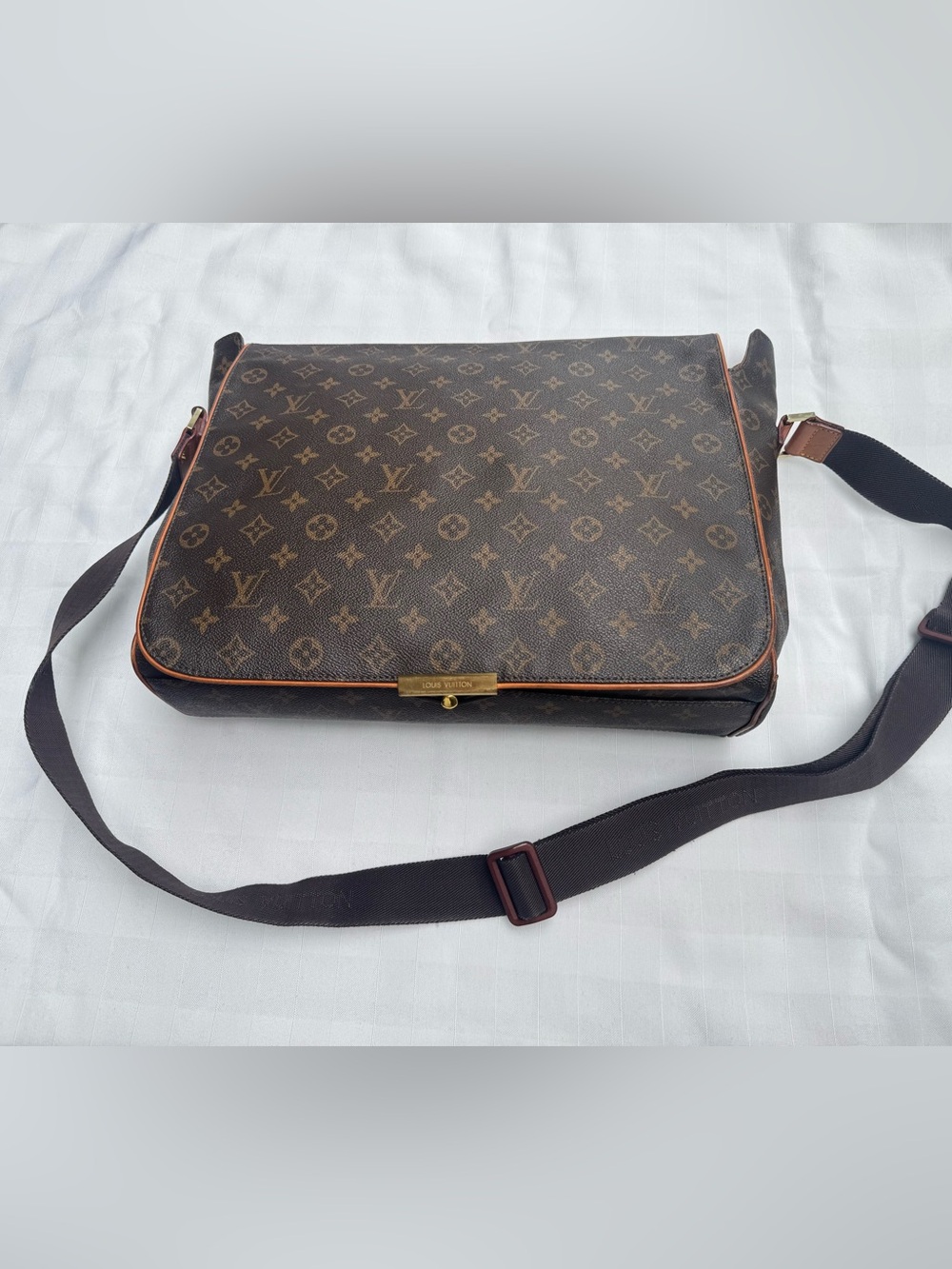 Louis Vuitton Monogram Canvas Messenger Bag in Brown with Gold Hardware